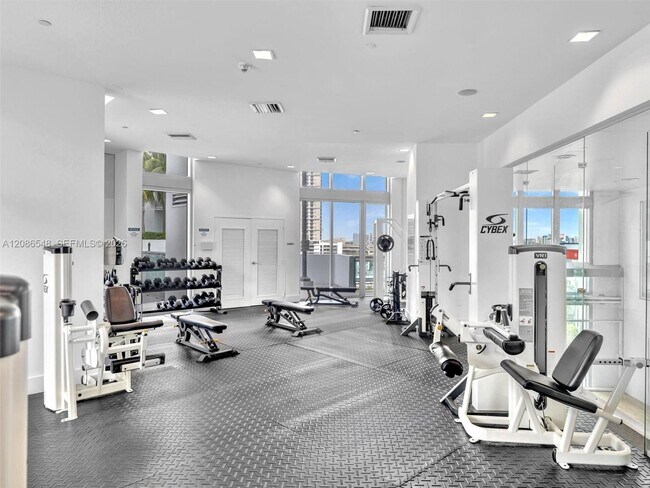 Building Photo - 350 S Miami Ave