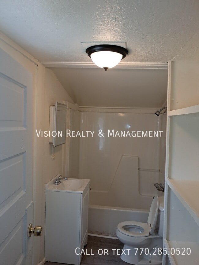 Building Photo - 1202 Juniper St