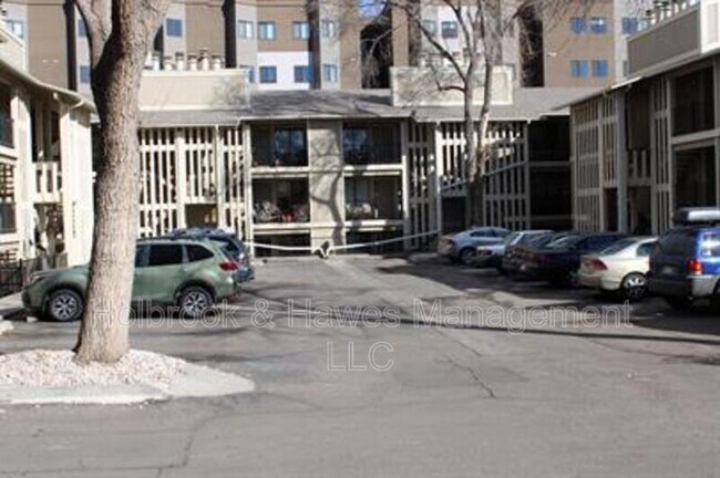 Building Photo - 1209 W Plum St