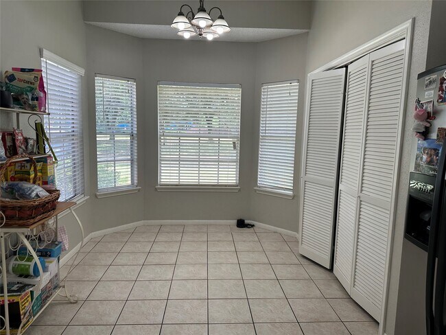 Building Photo - 3118 Lakefield Way