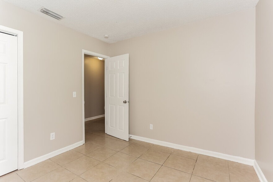 Building Photo - 7125 Star Rush Dr