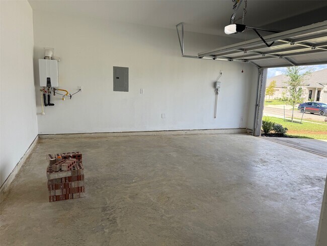 Building Photo - 28611 Bluebonnet Grotto Dr