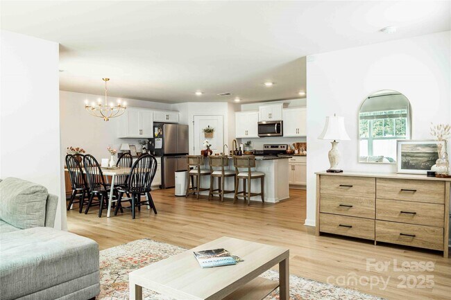 Building Photo - 2880 Sherrills Strm Dr