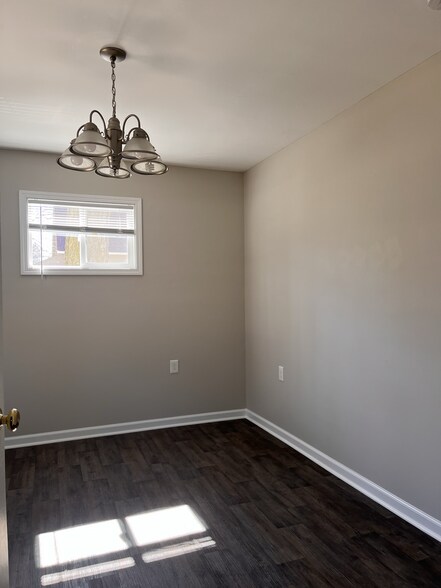 Building Photo - 4625 Rookwood Ave