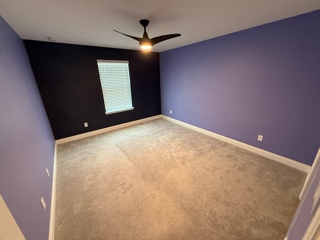 Building Photo - 16 Samantha Ct