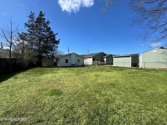 Building Photo - 1712 Vada Cir