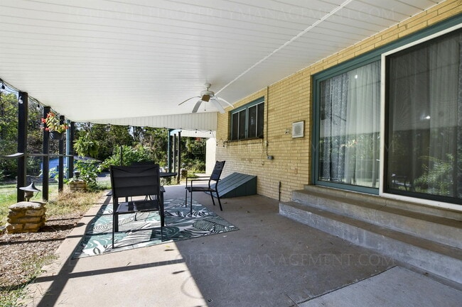 Building Photo - 6220 Applegate Ln