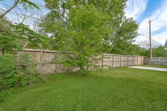 Building Photo - 10601 Willowgrove Dr