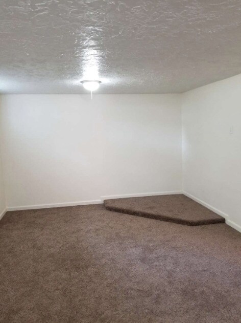 Building Photo - 575 Crimson Cir