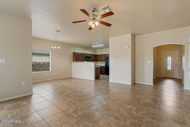 Building Photo - 10429 Silvercloud Dr