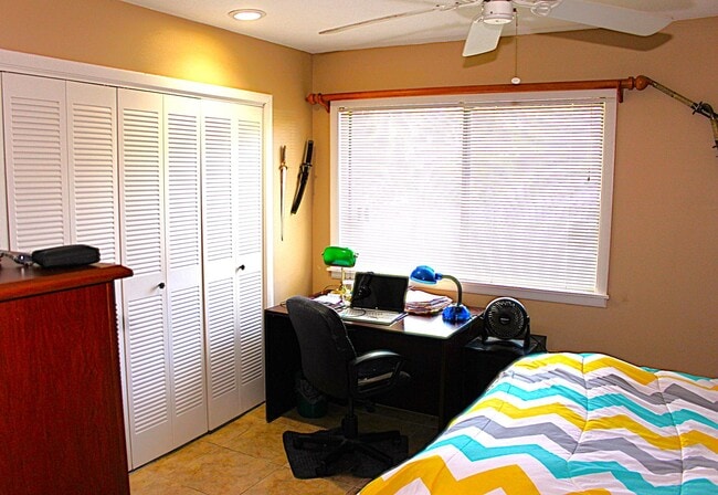 Building Photo - Lovely home in  Windhover Condos