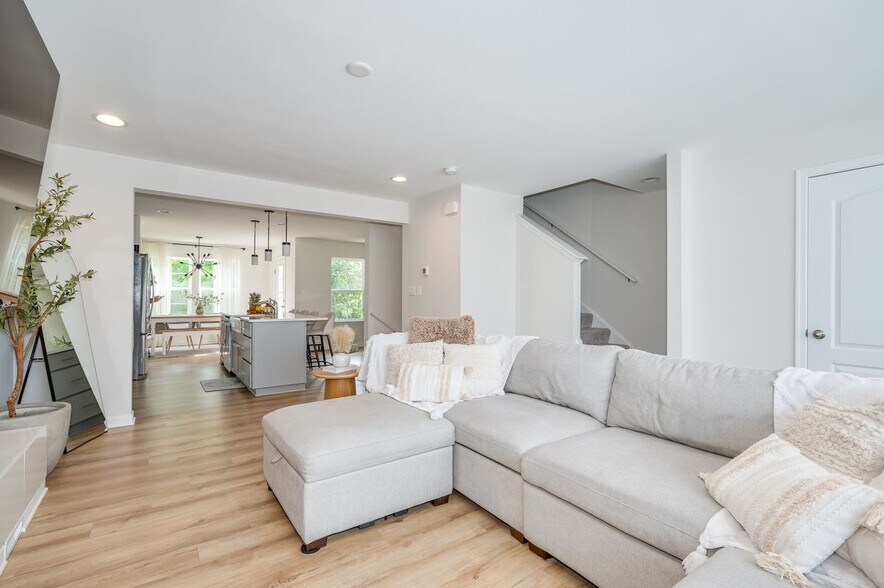 Building Photo - 64 Tate Manor Dr