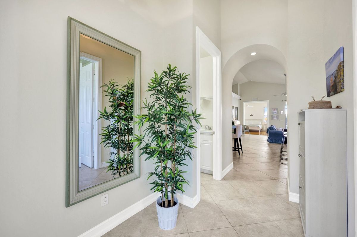 Building Photo - 684 98th Ave N