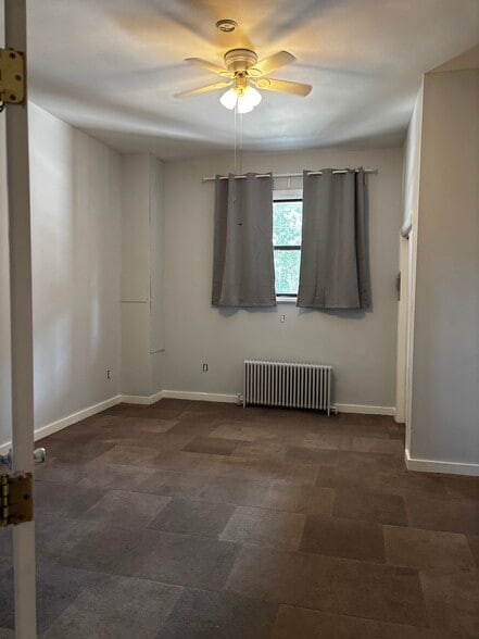 Bedroom - 3313 Ward St