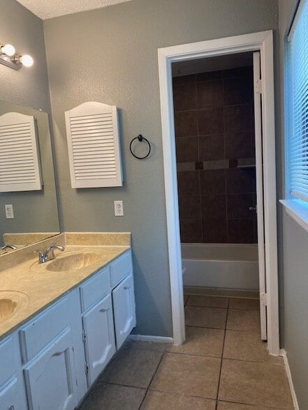Building Photo - 7514 Rustic Trail