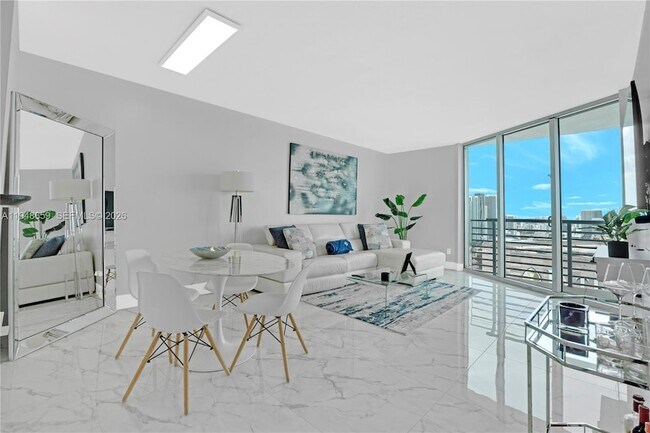 Building Photo - 335 S Biscayne Blvd