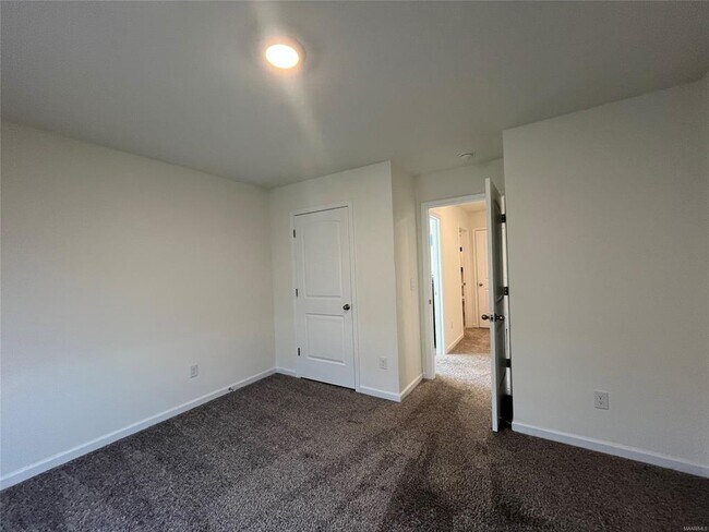 Building Photo - 3336 Meriwether Dr