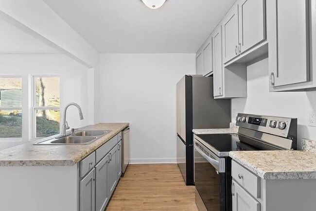 Building Photo - New Two Bedroom Townhouse for Rent!