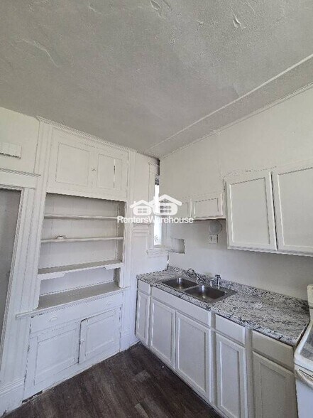 Building Photo - 4223 Red Bud Ave