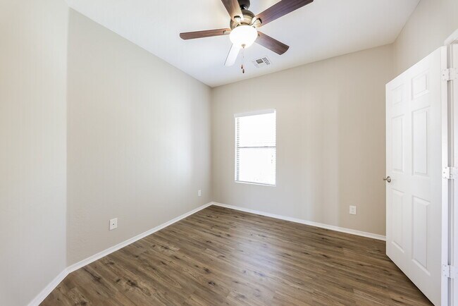 Building Photo - 16724 N 177th Ave