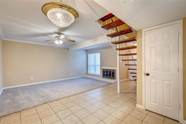 Building Photo - 3121 Park Ln