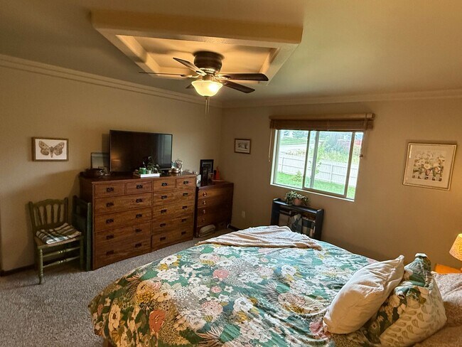 Building Photo - ~ APPLICATIONS PENDING ~ 4 Bedroom, 3 Bath...