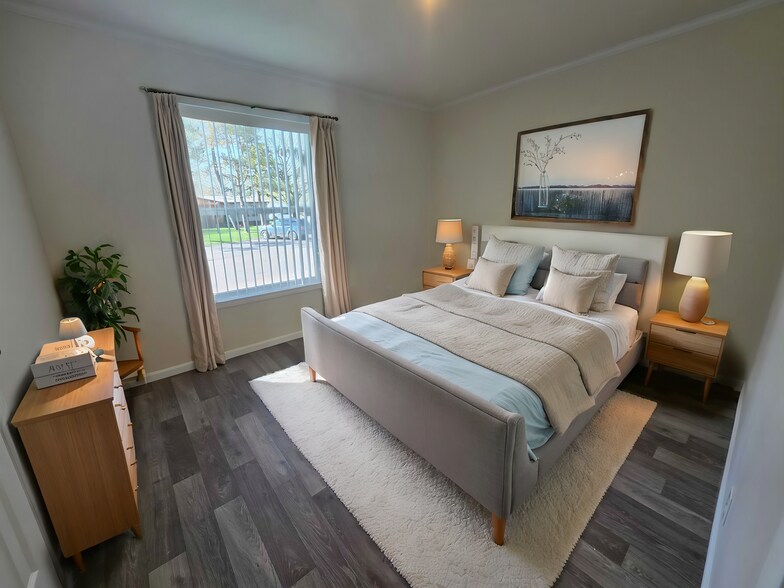 Building Photo - 3628 Birch St