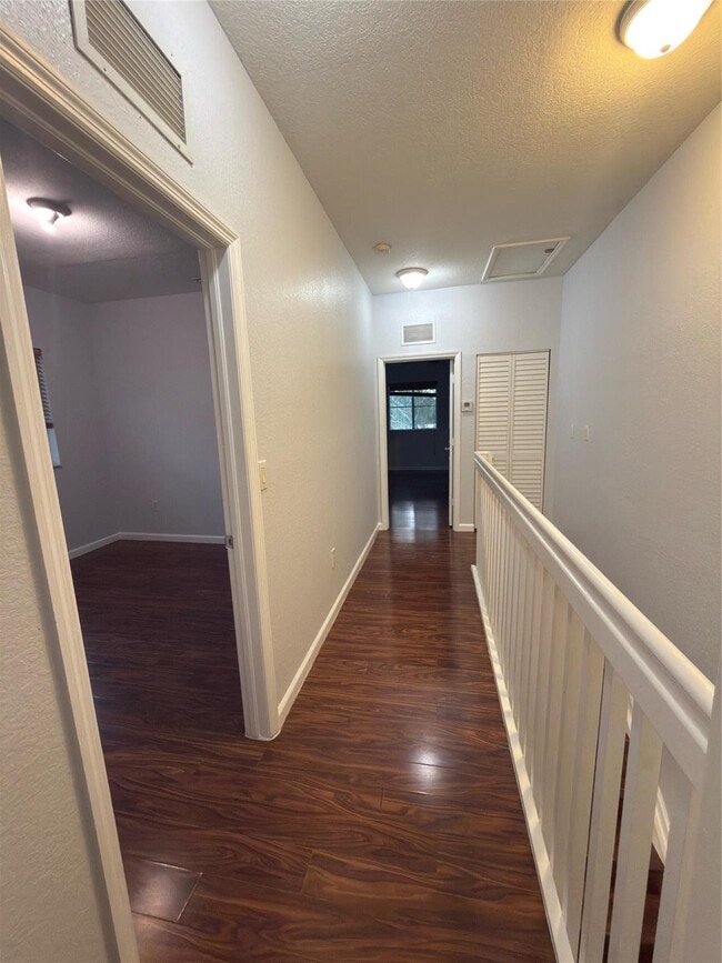 Building Photo - 8320 Santa Monica Ave