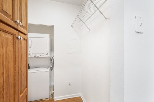 Building Photo - 92 E Blackwell St