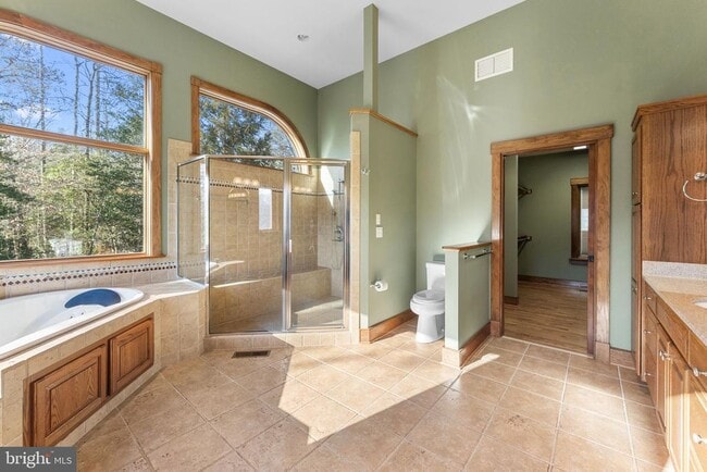 Building Photo - 3535 Meadow Rd