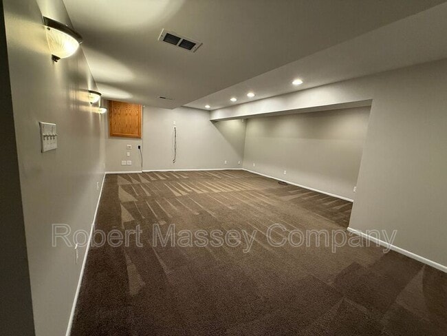 Building Photo - 6716 Bluffview Cir