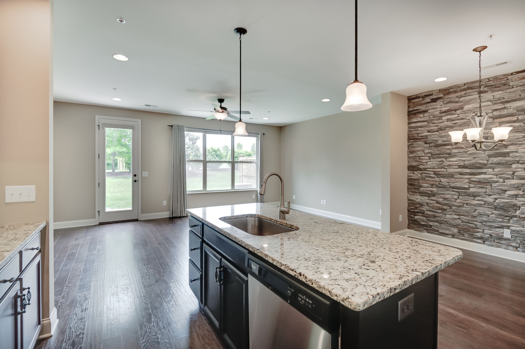 Building Photo - 104 Ambassador Private Cir