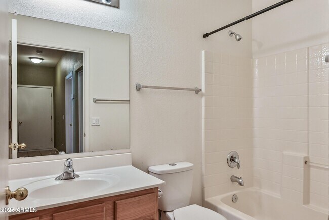 Building Photo - 81 S Criss Pl