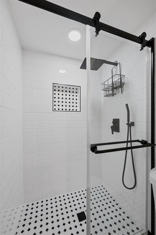 Building Photo - 6411 Chimney Creek Cir