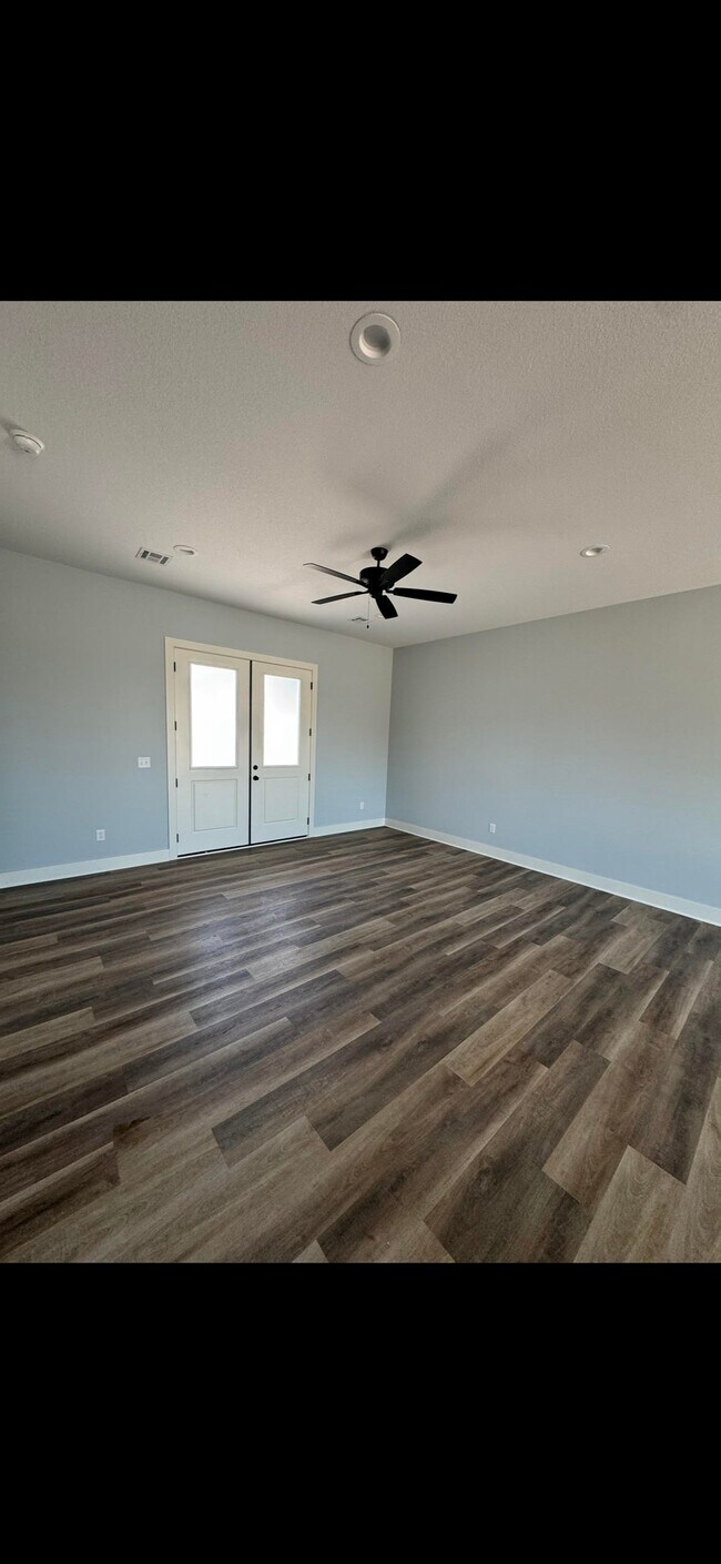 Building Photo - 812 Trails End Ct