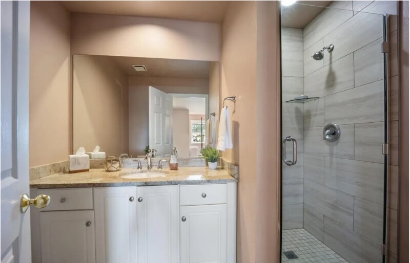 Building Photo - 509 Viola St