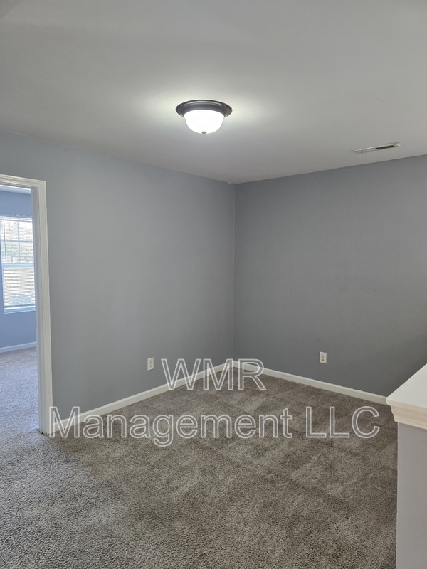 Building Photo - 912 Sherman St