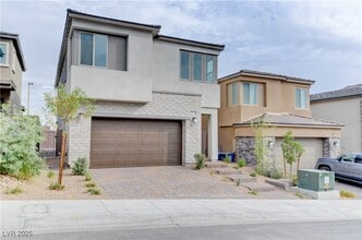 Building Photo - 11840 Pelican Butte Ave