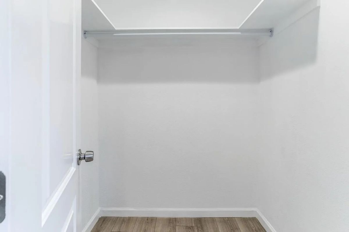 Building Photo - 1024 F St