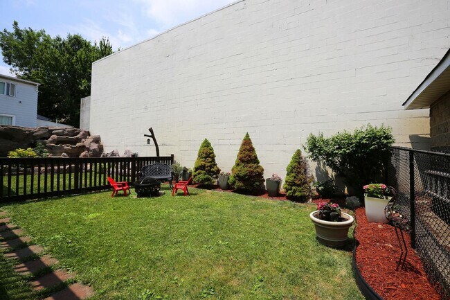 Building Photo - 443 Wilfred Terrace