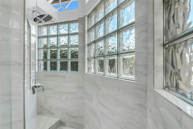 Building Photo - 171 SW 101st Ave