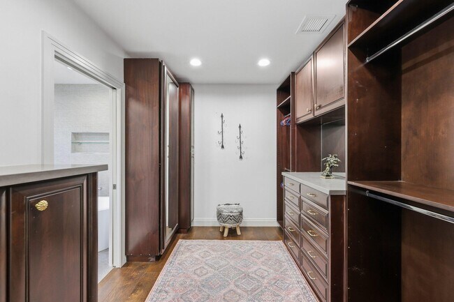 Building Photo - 2835 Polo Island Dr