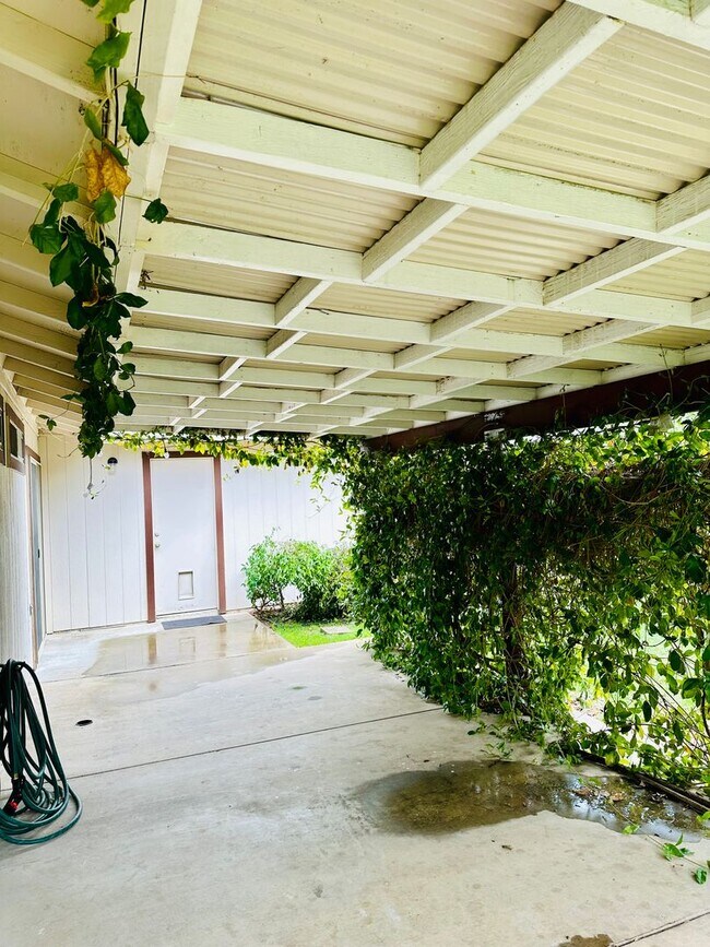 Building Photo - Beautifully maintained home located in a desirable Anderson neighborhood