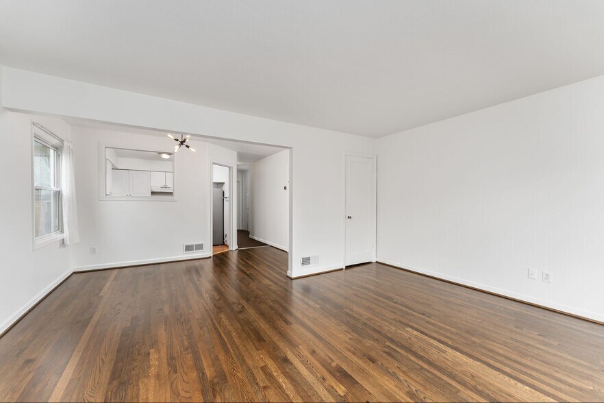 Building Photo - 1439-1439 NE Mason St