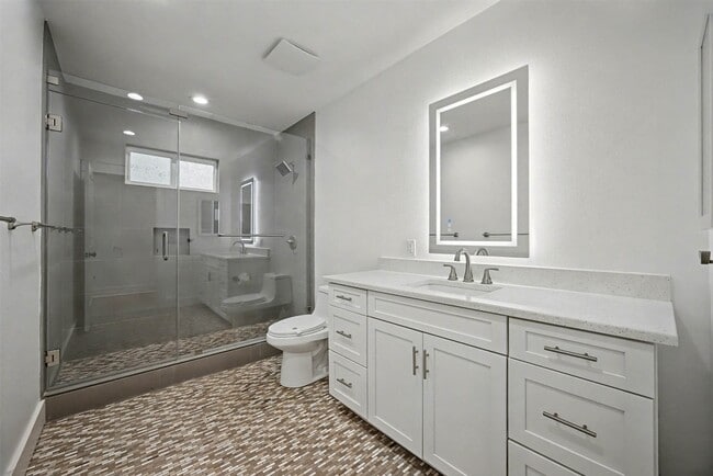 Building Photo - 2817 Avenue Q