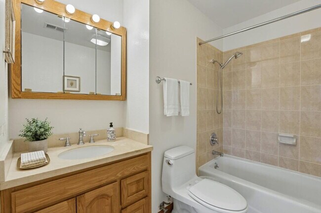 Building Photo - 5795 Coralwood Way