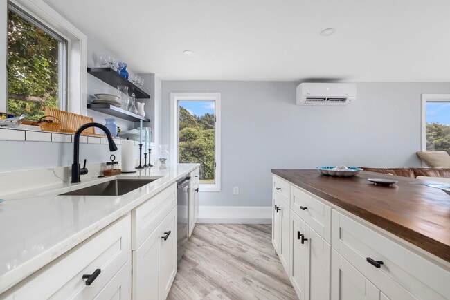 Building Photo - 54 Westcote Close