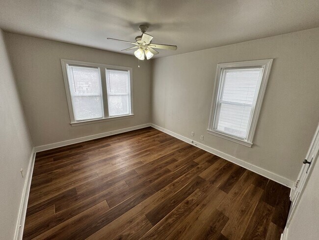 Building Photo - W. Collins Ct., 210 1/2