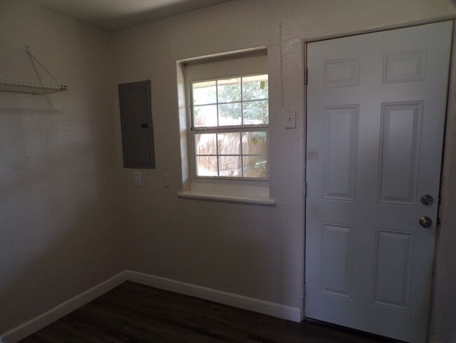 Building Photo - 2317 NW Bell Ave