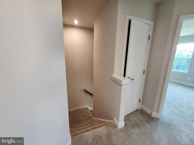 Building Photo - 844 New Castle Landing Dr